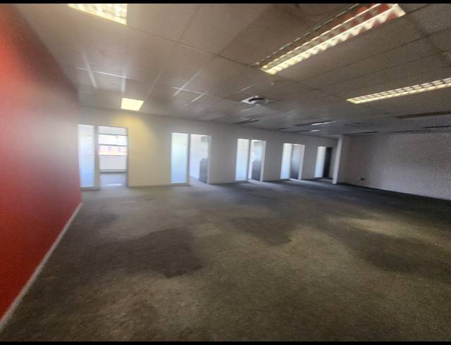 574M² OFFICE TO LET IN RANDJESPARK